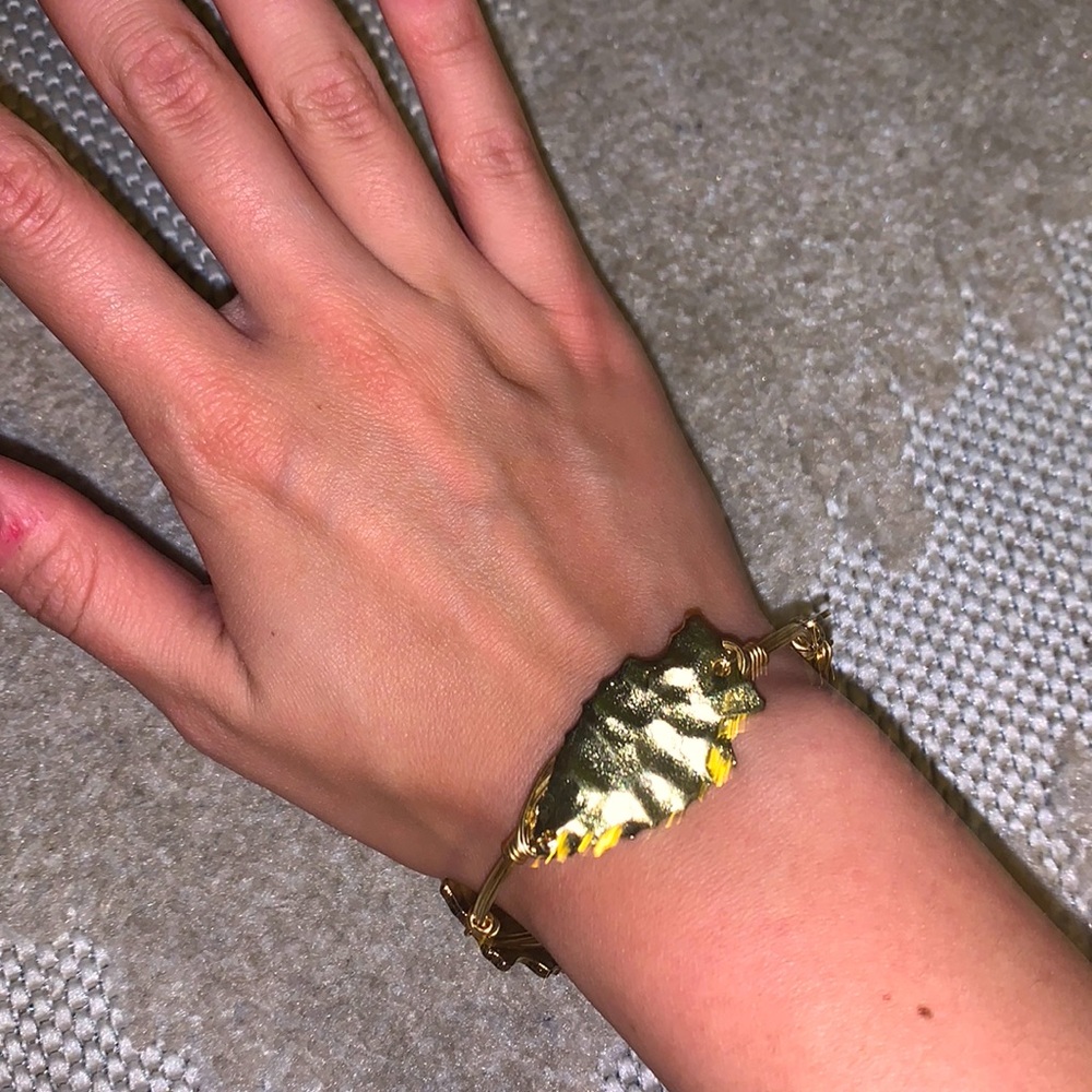 Arrow head bracelet